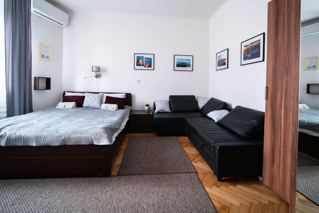 Bumblebee Apartment With Ac Budapest Ngoại thất bức ảnh