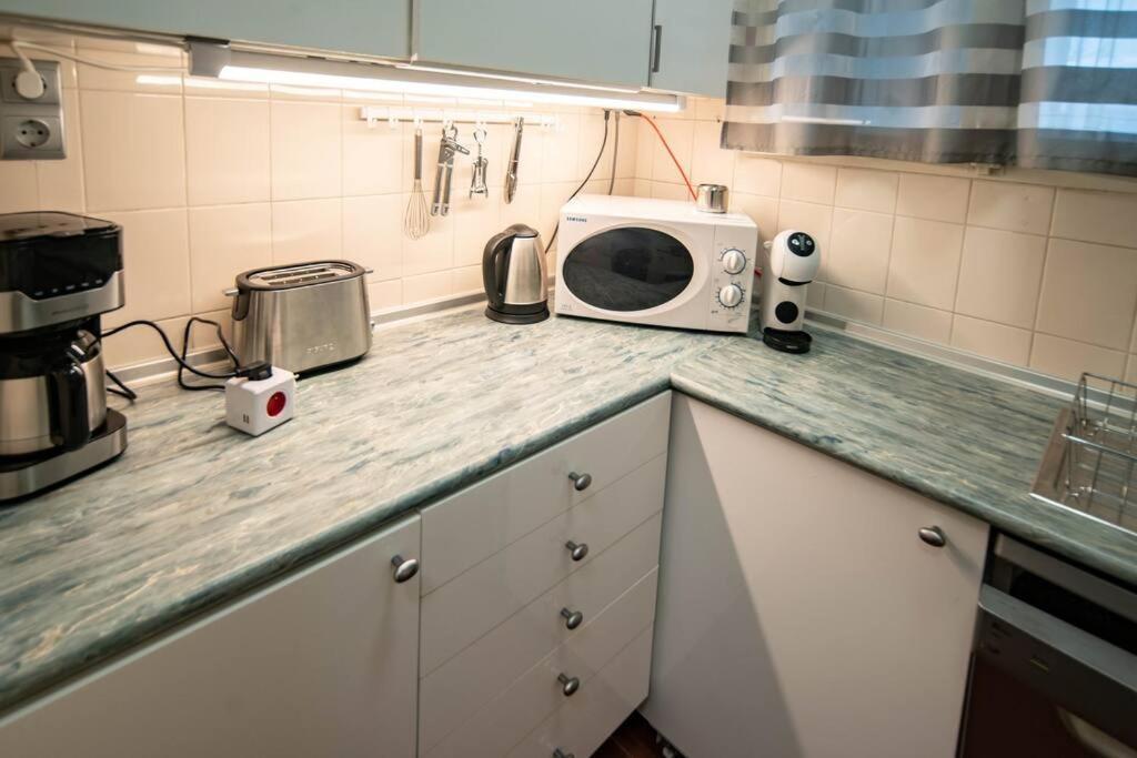 Bumblebee Apartment With Ac Budapest Ngoại thất bức ảnh